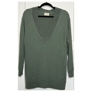ARITZIA WILFRED 100% Merino Wool Deep V-Neck Oversized Tunic Sweater Olive S